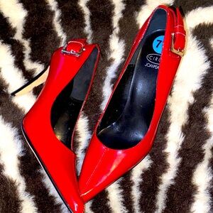 Joan & David Vibrant sexy Red Heels 👠 😻🤣😻
